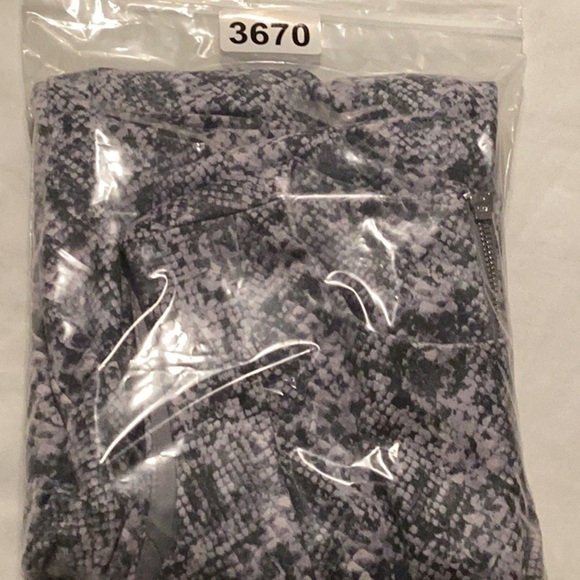 Calvin Klein Women's‎ Faux-Suede Printed Sheath Dress size 10 - Picture 8 of 9